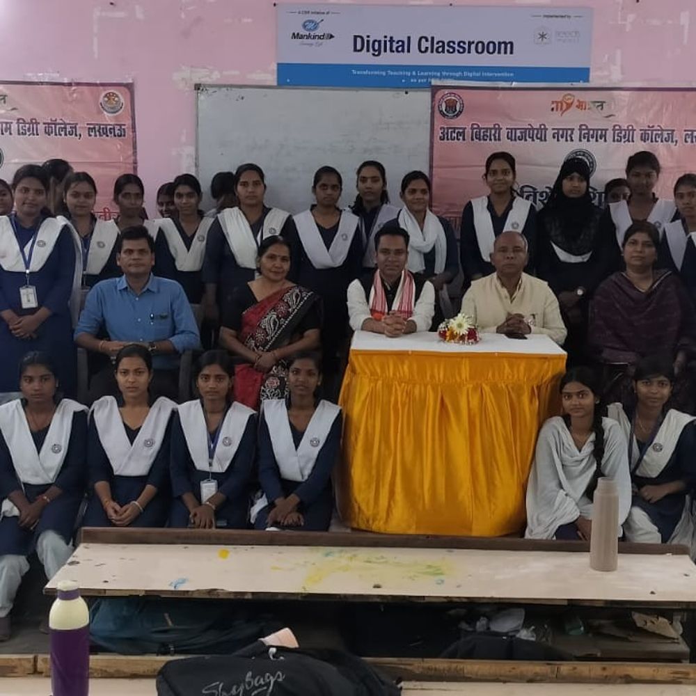 एनएसएस शिविर का तीसरा दिन:सुरेंद्र नगर में स्वयंसेवकों ने योग, स्वच्छता अभियान चलाया