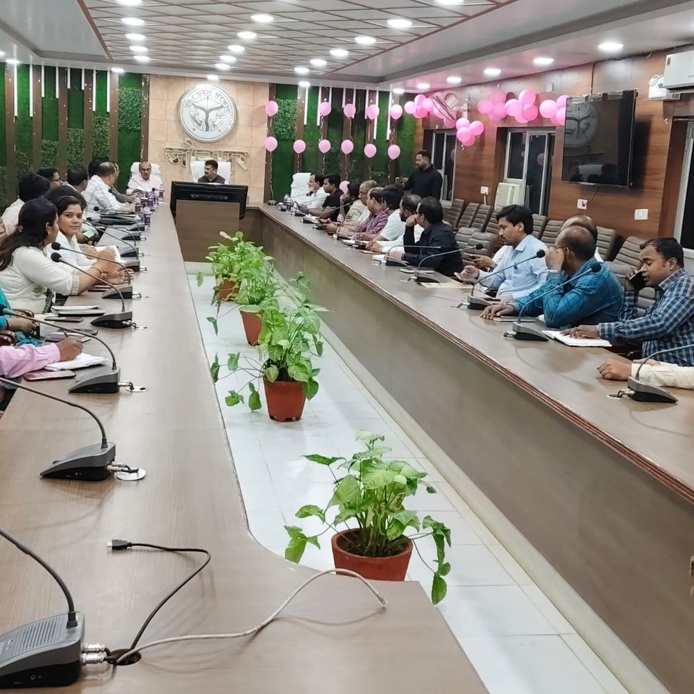 जौनपुर में पेट्रोल-डीजल की आपूर्ति सामान्य:जिला पूर्ति अधिकारी ने अफवाहों पर ध्यान न देने की अपील की