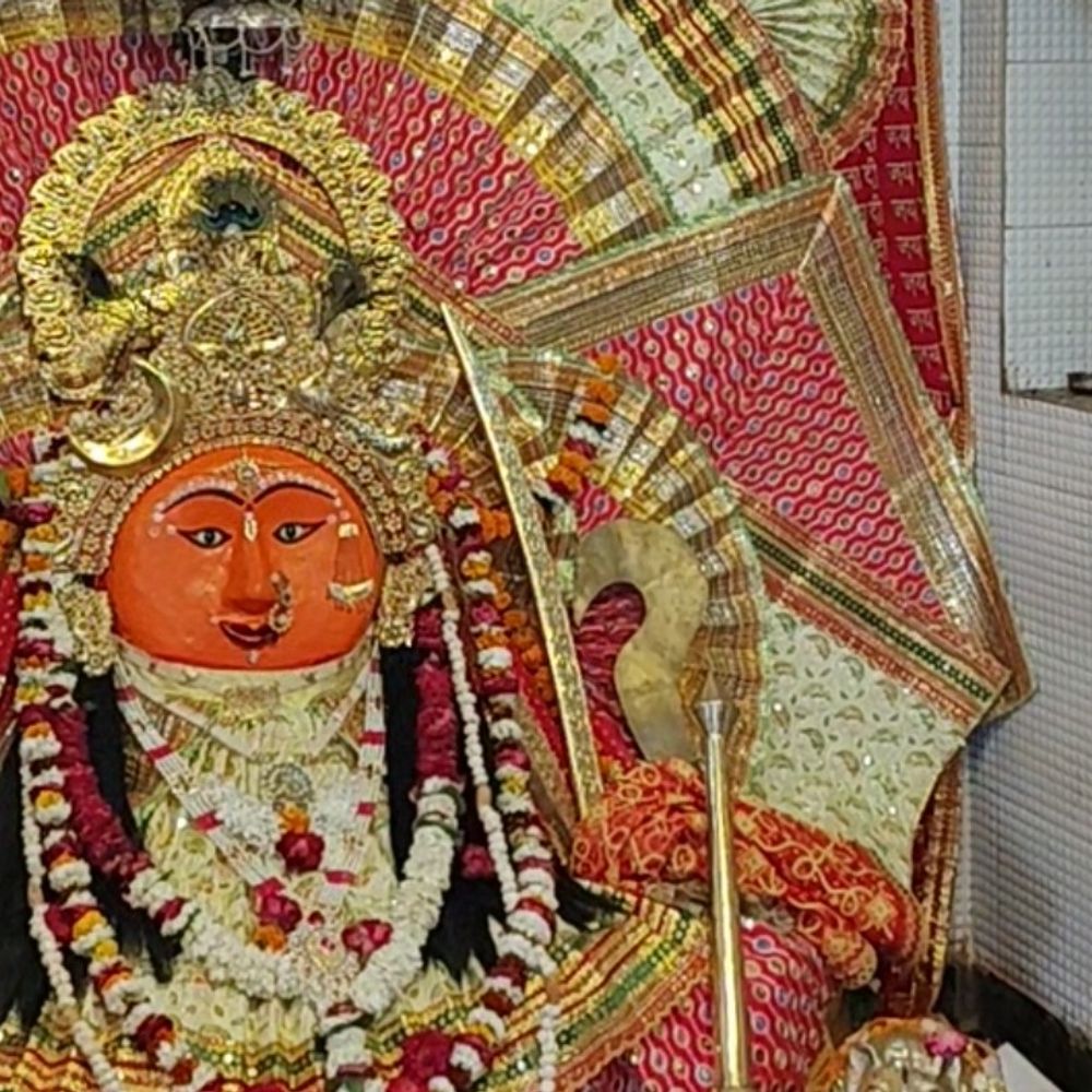 चैत्र नवरात्र के अंतिम दिन मंदिरों में भक्तों की भीड़:हाथरस में लोगों ने मां सिद्धिदात्री की उपासना की