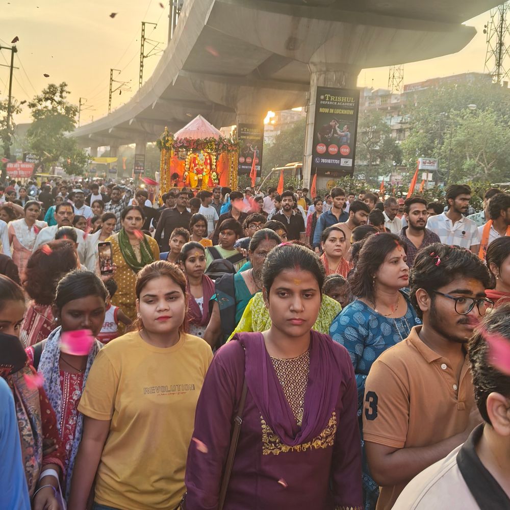 इंदिरा नगर में रामनवमी पर भव्य शोभायात्रा:राम दरबार, शिव परिवार की झांकियां; 1500 लोगों के लिए भंडारा