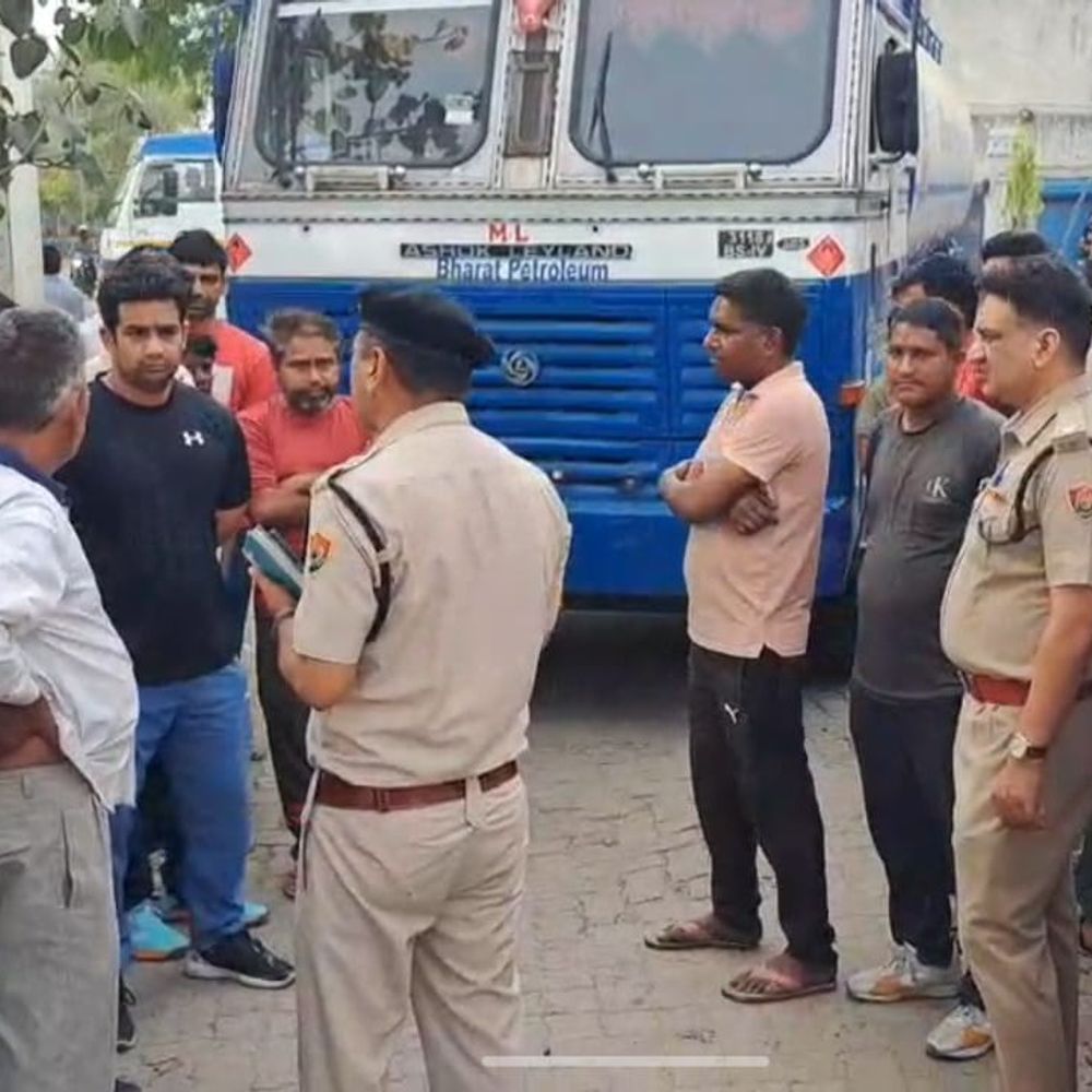 फरीदाबाद में ट्रक की टक्कर से बुजुर्ग महिला की मौत:  ग्रामीणों ने रोड़ किया जाम, ड्राइवर हिरासत में, वाहन जब्त, सरपंच ने लगाए आरोप – Ballabgarh News