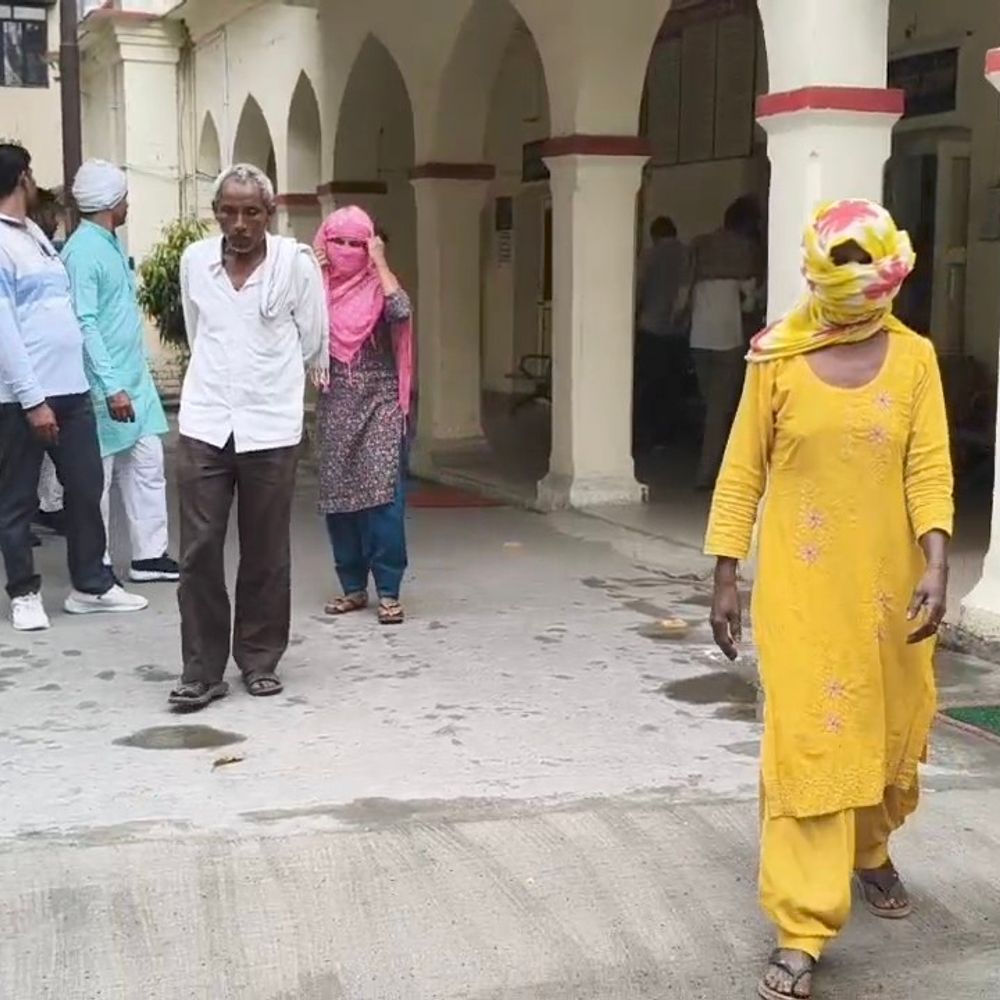 कुत्ते की गंदगी पर विवाद, पड़ोसी ने की मारपीट:पीड़ित परिवार ने SSP से लगाई न्याय की गुहार