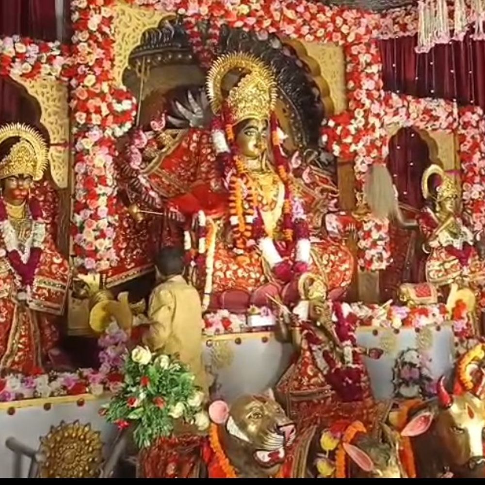 नवमी पर कन्या पूजन, श्रद्धालुओं ने खोले व्रत:बुलंदशहर के मंदिरों में सुबह से उमड़ी भीड़, गंगा स्नान भी किया