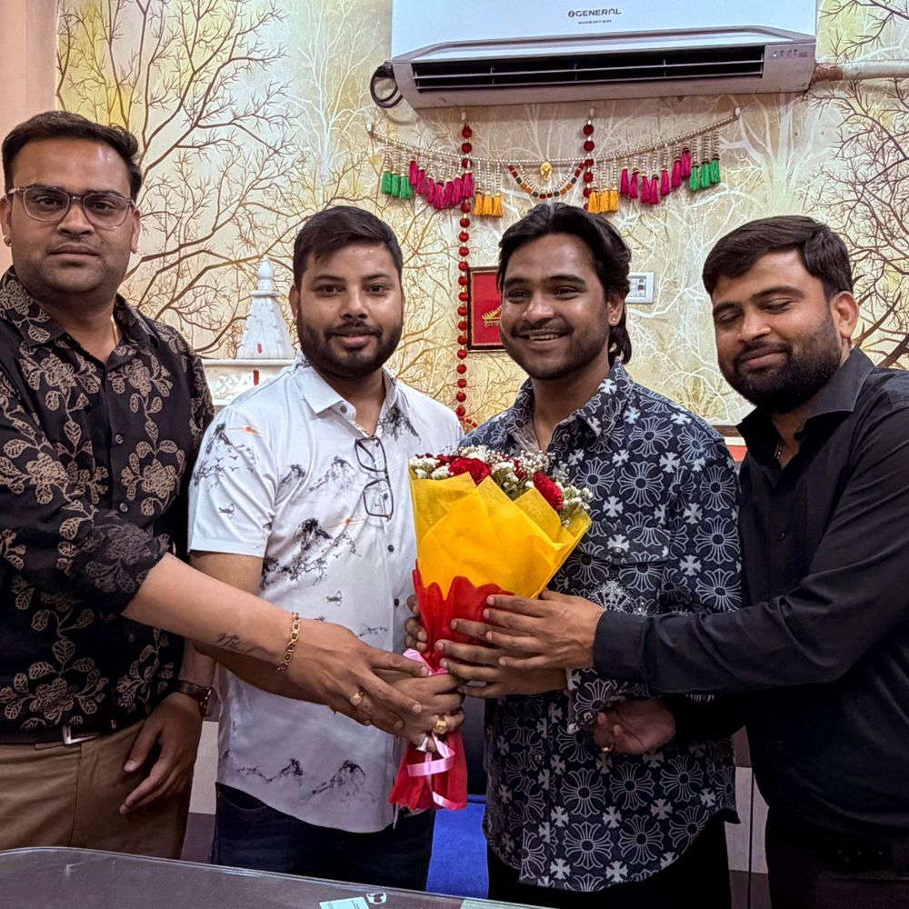 इंडियन आइडल विजेता वैभव गुप्ता ननिहाल पहुंचे:धुरंधर-2 में मन अटकेया...गाना गाया, कहा- उन्नाव मेरा घर, यहां सभी अपने हैं