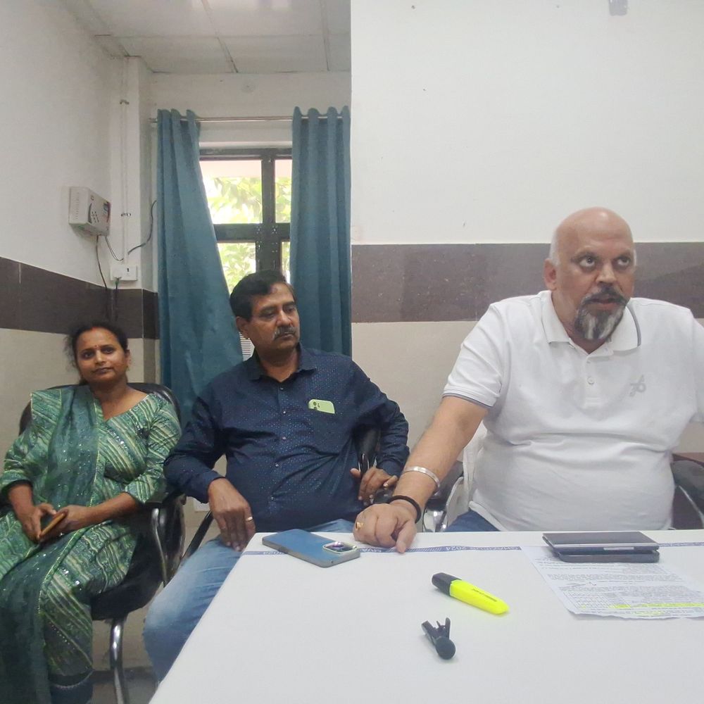 गाजीपुर में 15 घंटे बाद रेप पीड़िता का मेडिकल:देरी पर CMO और मेडिकल कॉलेज के प्रिंसिपल आमने-सामने