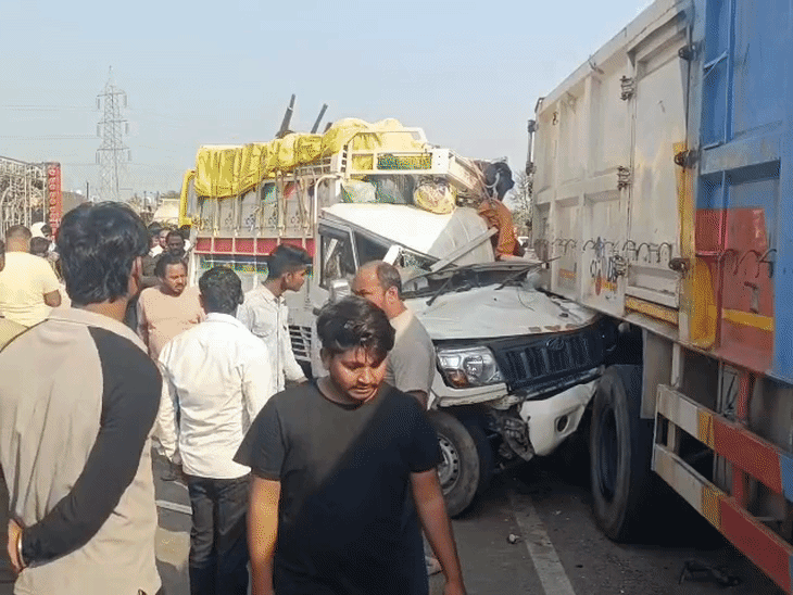 कौशांबी में पिकअप ट्रेलर में घुसी, 8 की मौत:10 घायल, मरने वालों में 5 महिलाएं और 3 बच्चे; मुंडन कराकर लौट रहे थे