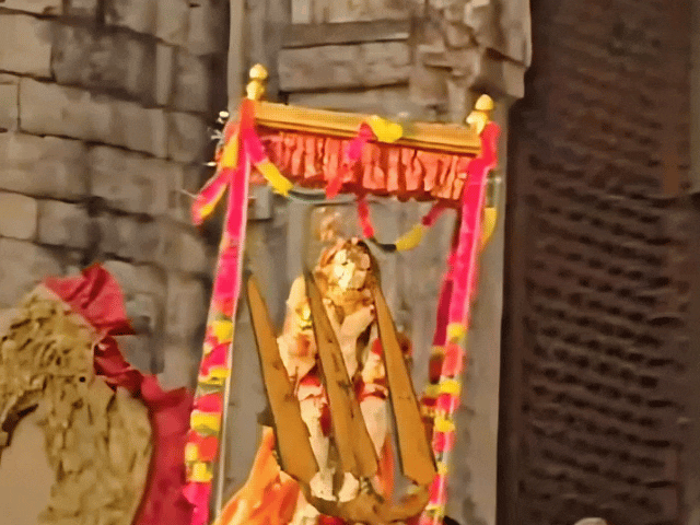 जोधपुर में भोळावणी-मेला, 3 करोड़ के सोने से सजी गवर-माता:  400 साल पुरानी परंपरा, पुरुष करते हैं 16 श्रृंगार; लायकान आचार्य बास में पथराव से तनाव – Jodhpur News