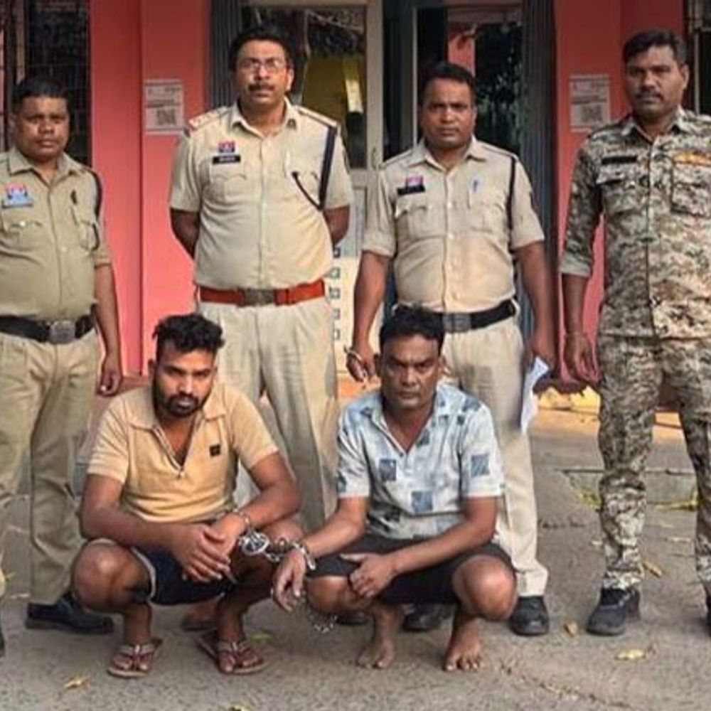 रायगढ़ में महिला पुलिसकर्मी से बदसलूकी मामले में 2 गिरफ्तार:  वीडियो बनाकर वायरल किया था, मोबाइल फोन जब्त कर जेल भेजा गया – Raigarh News