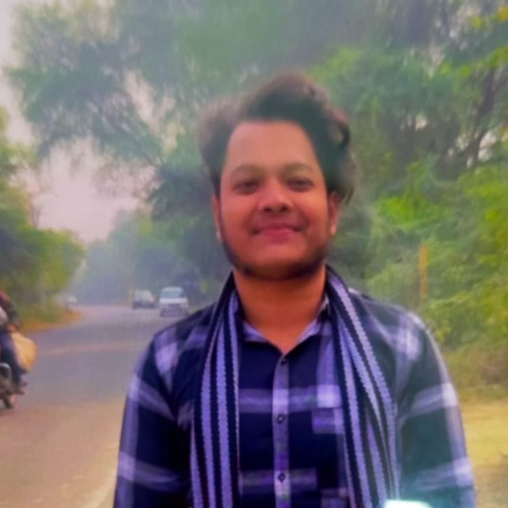 आगरा में शेयर ट्रेडर की संदिग्ध हालत में मौत:गर्ल फ्रेंड के बुलाने पर गया था, जूस पीने के बाद बिगड़ी हालत