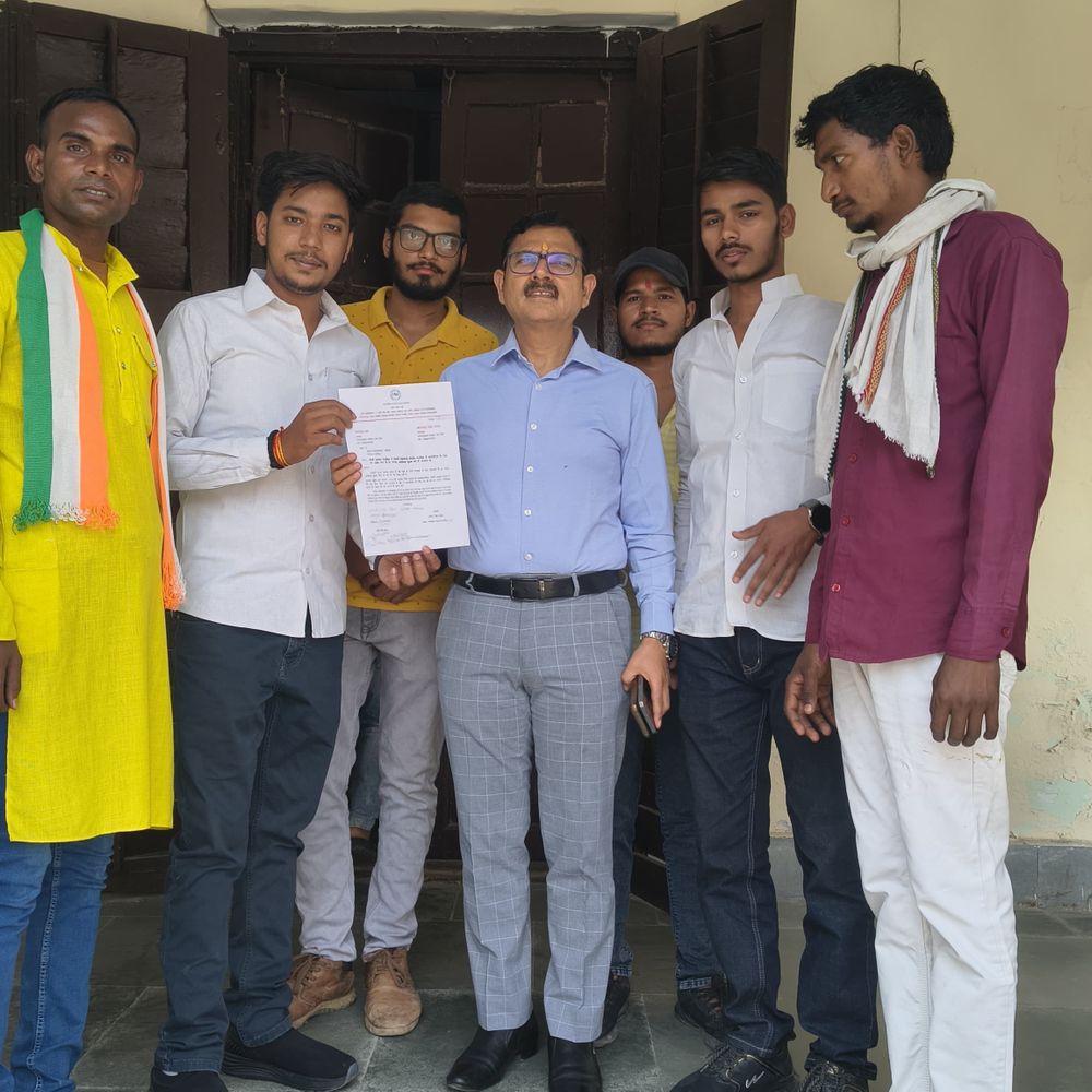 कॉलेज में बायोमैट्रिक शुल्क पर NSUI का प्रदर्शन:छात्रों से 40 रुपये वसूली की जांच और बंद करने की मांग