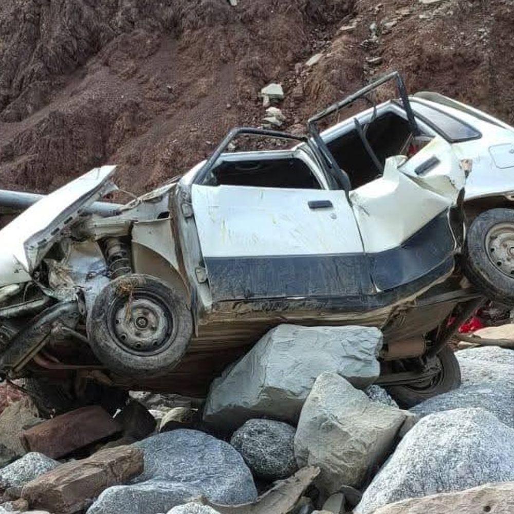 शाहपुर में कार खाई में गिरी, तीन की मौत:  मृतकों में अध्यापक सहित परिवार के सदस्य शामिल, कई घंटे तक नहीं मिली मदद – Dharamshala News