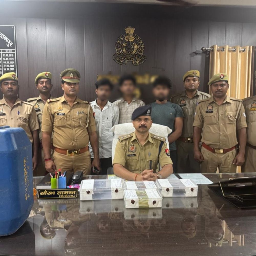 सुल्तानपुर में डीजल चोर गिरोह के तीन सदस्य गिरफ्तार:अवैध हथियारों के साथ पकड़े गए, हाईवे पर ट्रकों से चुराते थे तेल