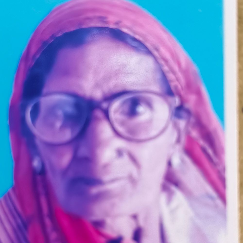 बस्ती में पेड़ गिरने से महिला की मौत:तेज आंधी में टीनशेड टूटकर गिरा, दुकानदार की गुमटी भी तबाह