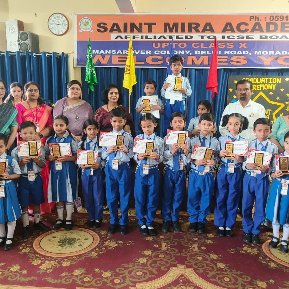 मुरादाबाद के सेंट मीरा अकादमी में वार्षिक परीक्षा परिणाम घोषित:नर्सरी से कक्षा 4 तक के मेधावी छात्र सम्मानित, अभिभावकों को भी मिली ट्रॉफी
