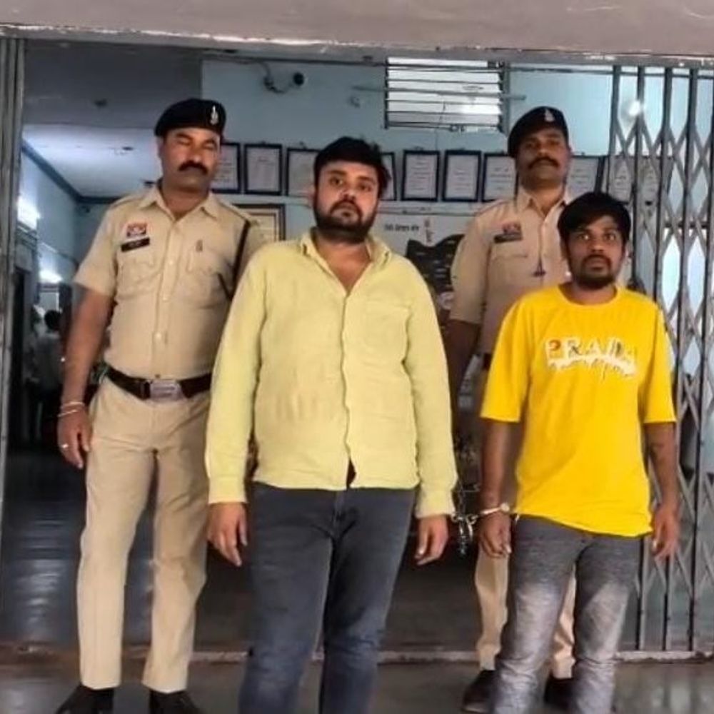 धमतरी में युवक पर चाकू से हमला, दो गिरफ्तार:  पुरानी रंजिश को लेकर विवाद बढ़ा, गुस्से में आरोपियों ने किया अटैक, घायल अस्पताल में भर्ती – Dhamtari News