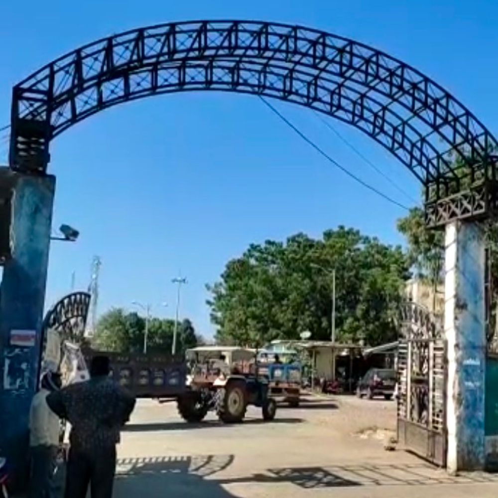 कर्ज की डेडलाइन पर किसानों में गुस्सा:  4 अप्रैल से मंडी गेट बंद कर अनिश्चितकालीन धरने की चेतावनी, डेट आगे बढ़ाने की मांग – Dhar News