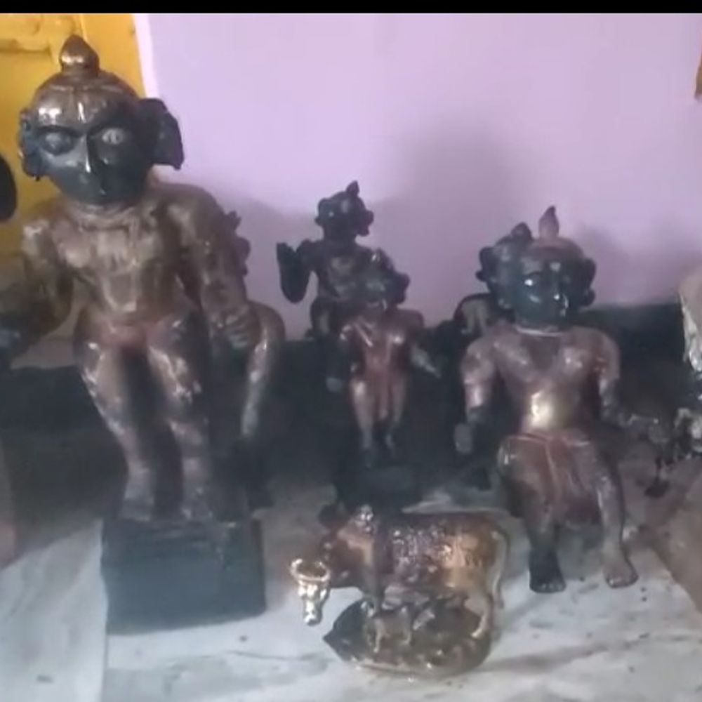 100 साल पुराने राम जानकी मंदिर में आग:शॉर्ट सर्किट से लगी, 10 लाख रुपए के नुकसान का अनुमान