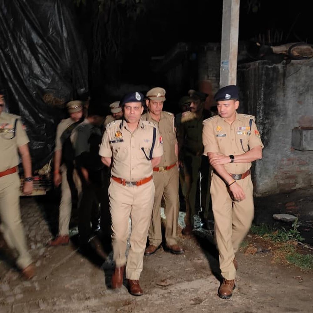 हरदोई में दोहरे हत्याकांड के तीन आरोपी गिरफ्तार:पुलिस मुठभेड़ में दो को गोली लगी, अस्पताल में भर्ती; 2 भाइयों की हत्या की थी