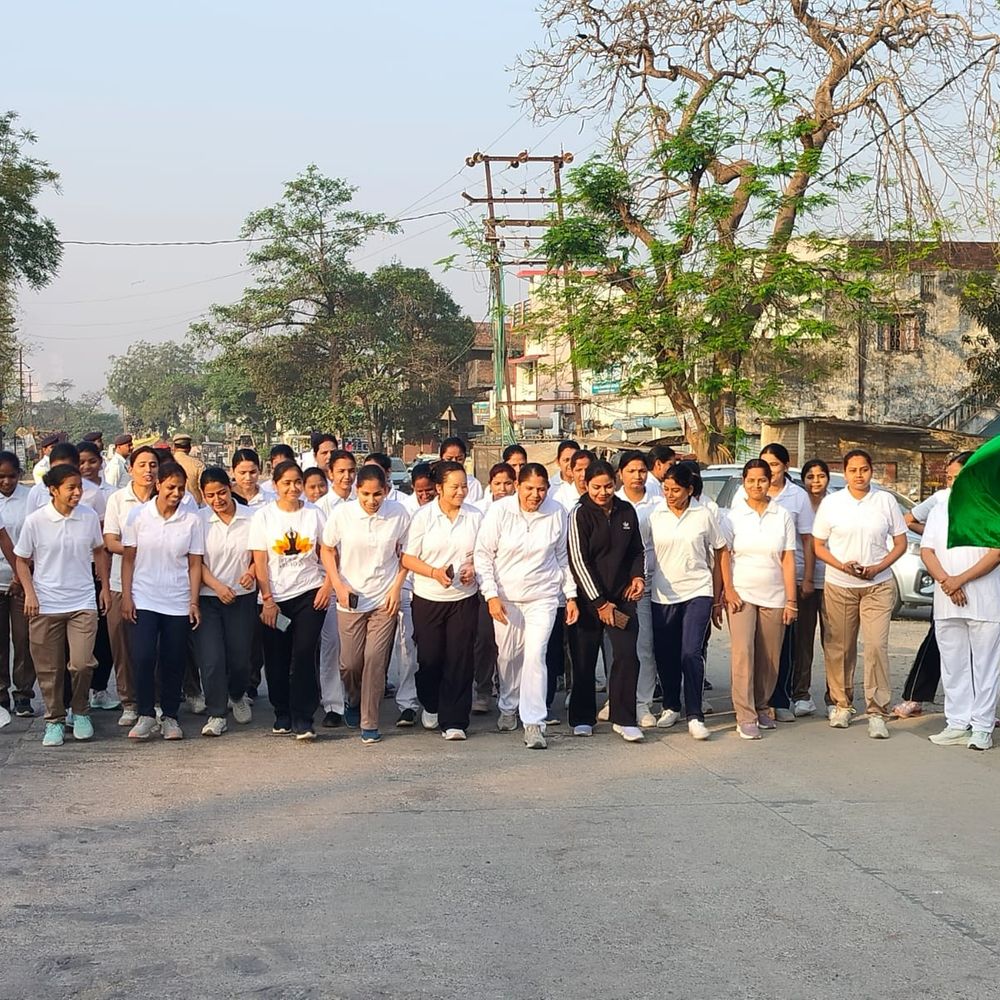 बलरामपुर में "रन फॉर एम्पावरमेंट" दौड़ आयोजित:महिला सुरक्षा, सम्मान और आत्मनिर्भरता पर जोर; महिला पुलिसकर्मियों ने सक्रिय भागीदारी की