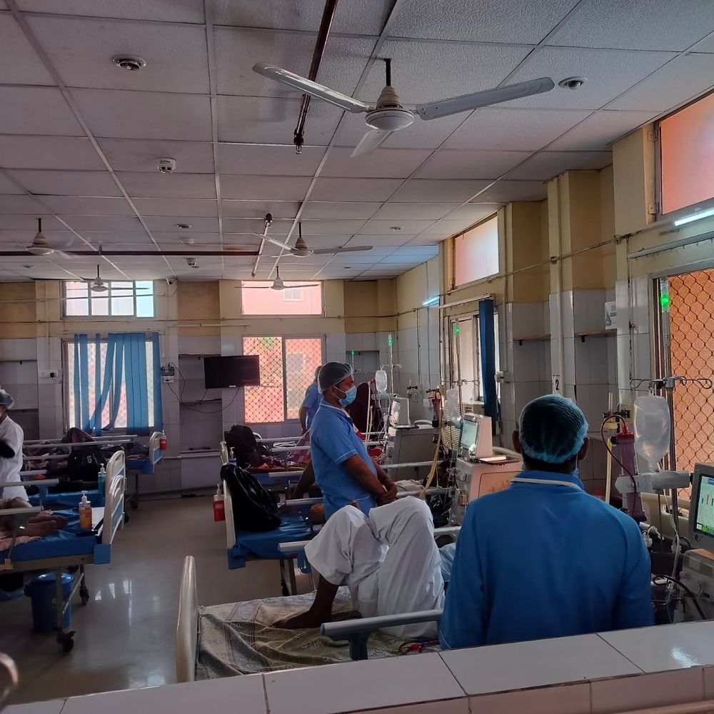 कुशीनगर डायलिसिस यूनिट में नए मरीजों का इलाज रुका:145 मरीज इंतजार में, 20 नई मशीनों की मांग भेजी गई