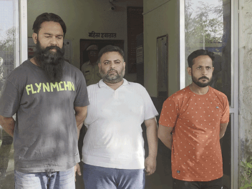 अजमेर में अवैध हथियारों का खुलासा:2 पिस्टल-15 कारतूस के साथ 3 आरोपी गिरफ्तार, जयपुर से जुड़ा नेटवर्क