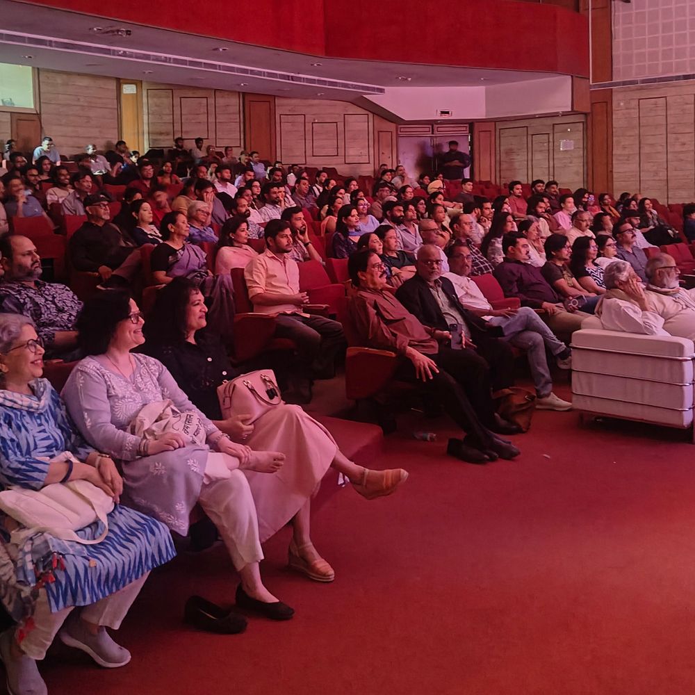 दास्तानगोई, चंबल की महिलाओं के संघर्ष ने दर्शकों को झकझोरा:लखनऊ में 'नाट्य निर्वाण' उत्सव के दूसरे दिन कला का संगम