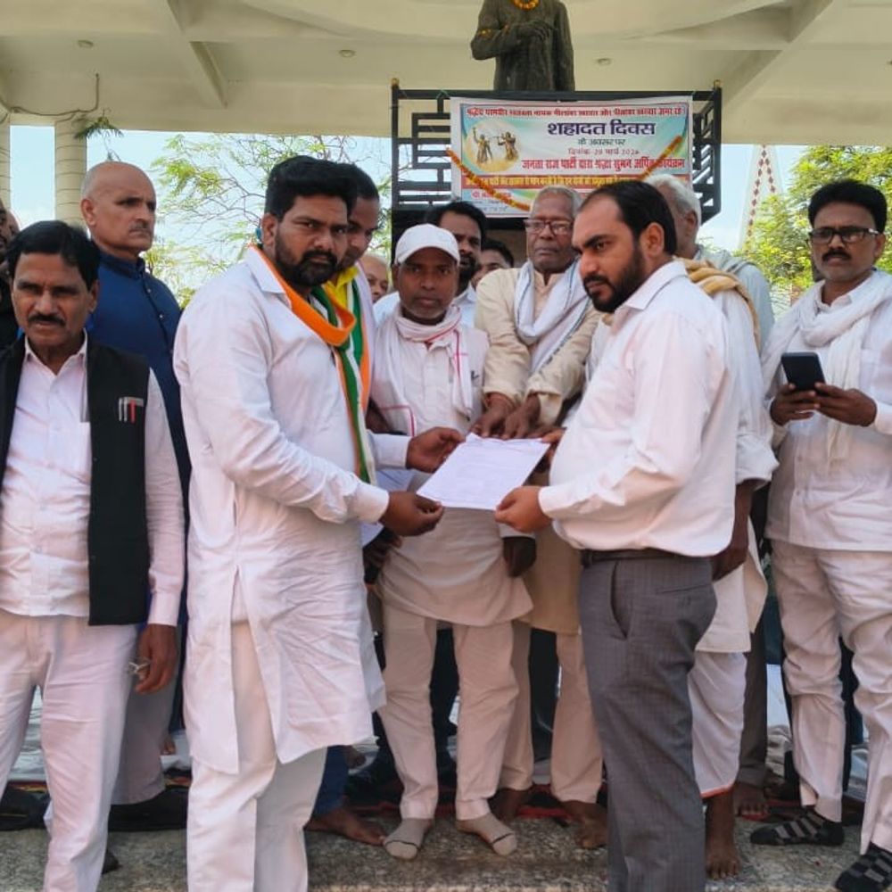 गाजीपुर में 1857 के शहीद नीलांबर-पीतांबर को श्रद्धांजलि:शहादत दिवस पर प्रतिमा स्थापित करने की मांग उठी