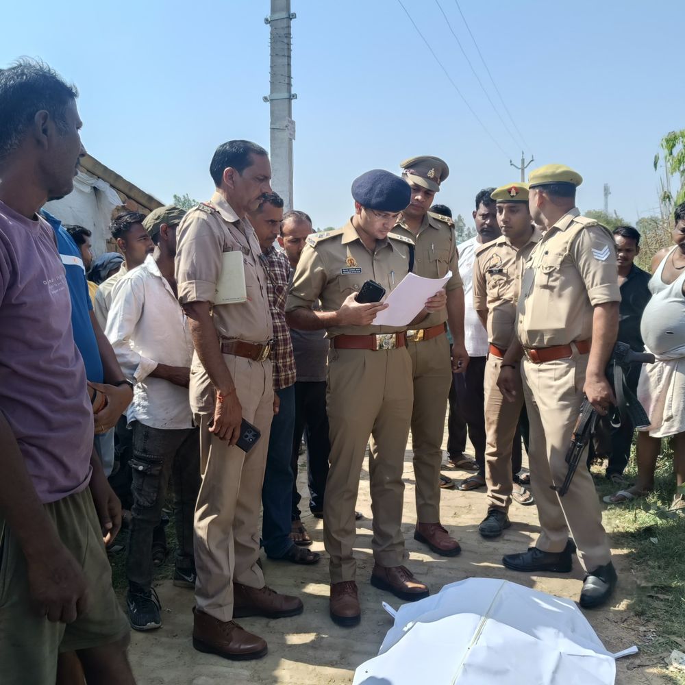 प्रतापगढ़ में संदिग्ध परिस्थितियों में युवक की मौत:खेत के कंटीले तारों में फंसा मिला शव, उदयपुर थाना क्षेत्र की घटना