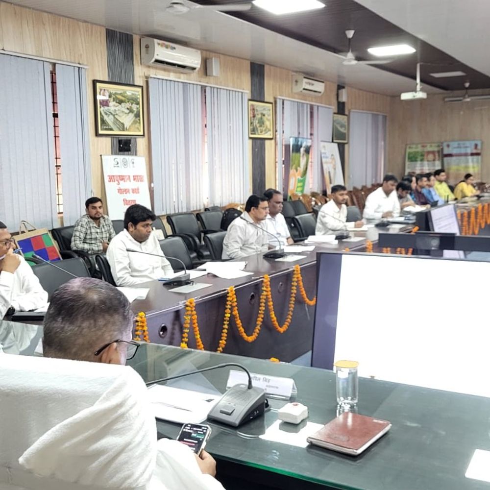 कानपुर देहात डीएम ने बैंकर्स को दी सख्त चेतावनी:बोले- 31 मार्च तक लक्ष्य पूरे करें, भेदभाव रहित ऋण दें