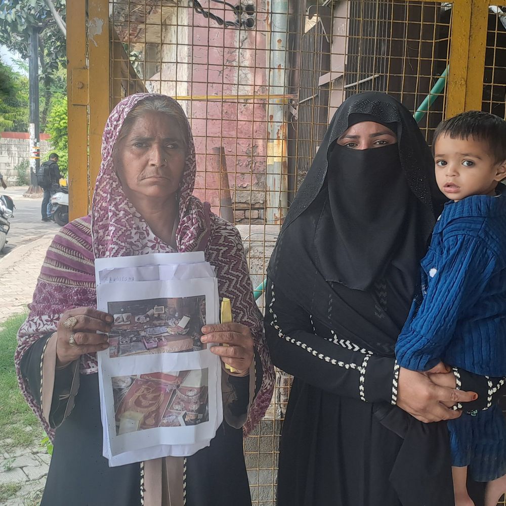 'मेरा पति तीसरा निकाह करने जा रहा, रुकवा दीजिए':मेरठ में पत्नी बोली- साहब, बेटे की चाहत में मुझे घर से निकला, पहली पत्नी की हत्या कर चुका