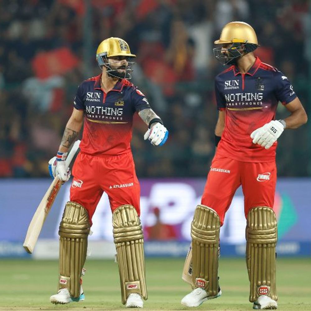 IPL- हैदराबाद ने बेंगलुरु को 202 रन का टारगेट दिया:पडिक्कल 61 रन बनाकर आउट, RCB की 9वें ओवर में सेंचुरी पूरी