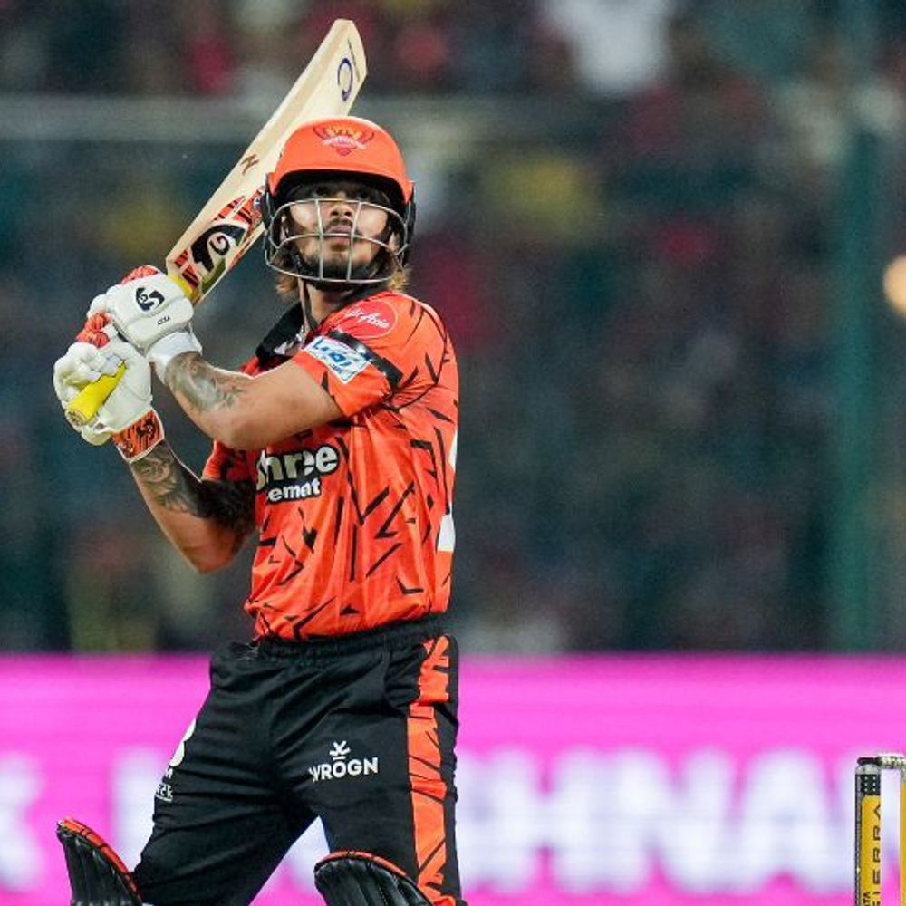 IPL का पहला मैच RCB vs SRH:हेनरिक क्लासन 31 रन बनाकर आउट, कप्तान ईशान ने 27 गेंद पर फिफ्टी लगाई