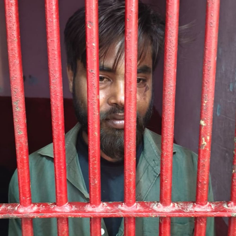 नशे में धुत युवक ने सिपाही की कार तोड़ी:बिठूर में परिवार संग लौट रहे थे, युवक ने गाड़ी पर पथराव; आरोपी गिरफ्तार