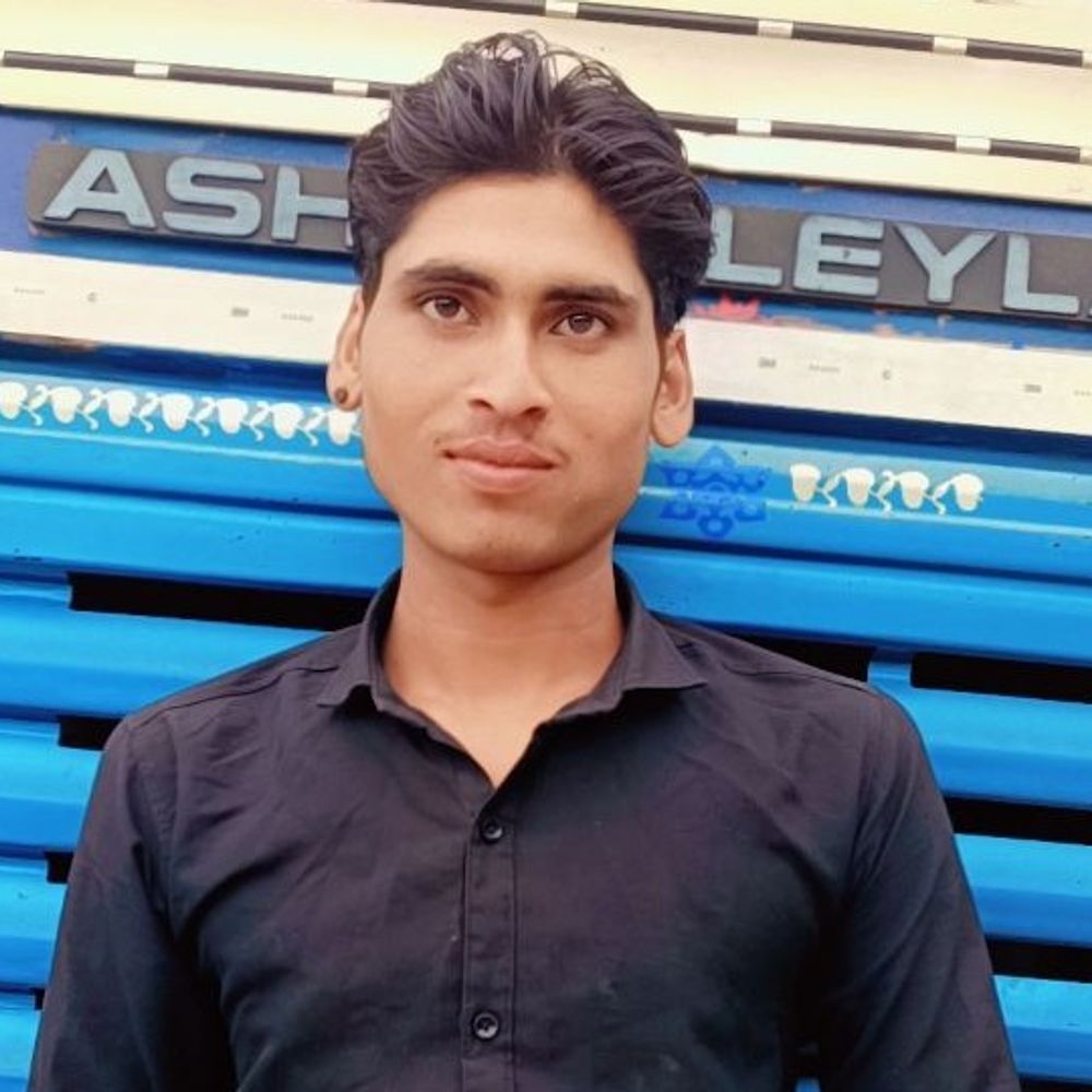 आम के पेड़ पर लटका मिला युवक का शव:औरैया में बकरी चराते ग्रामींणो ने देखा, परिजनों में शोक का माहौल