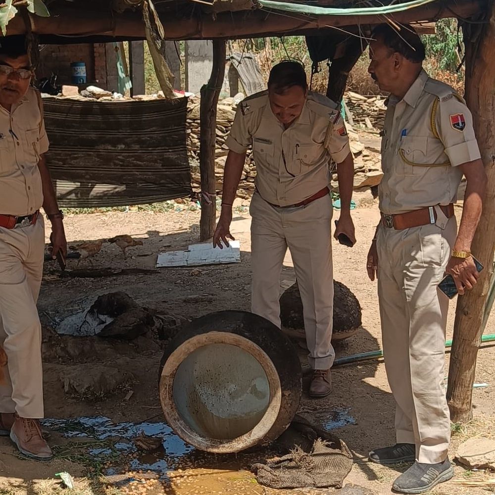 बांसवाड़ा में पुलिस की 57-टीमें, 357 ठिकानों पर दी दबिश:  ऑपरेशन त्रिनेत्र: एक दिन में 231 अपराधी गिरफ्तार, 252 जवानों ने संभाला मोर्चा – Banswara News