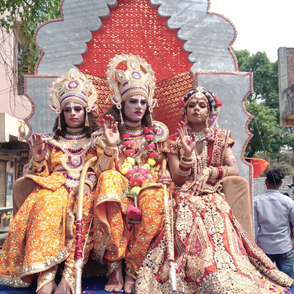 संभल में विहिप ने निकाली श्रीराम जन्मोत्सव यात्रा:श्रीकल्कि की झांकी आकर्षण का केंद्र, अखाड़े भी हुए शामिल