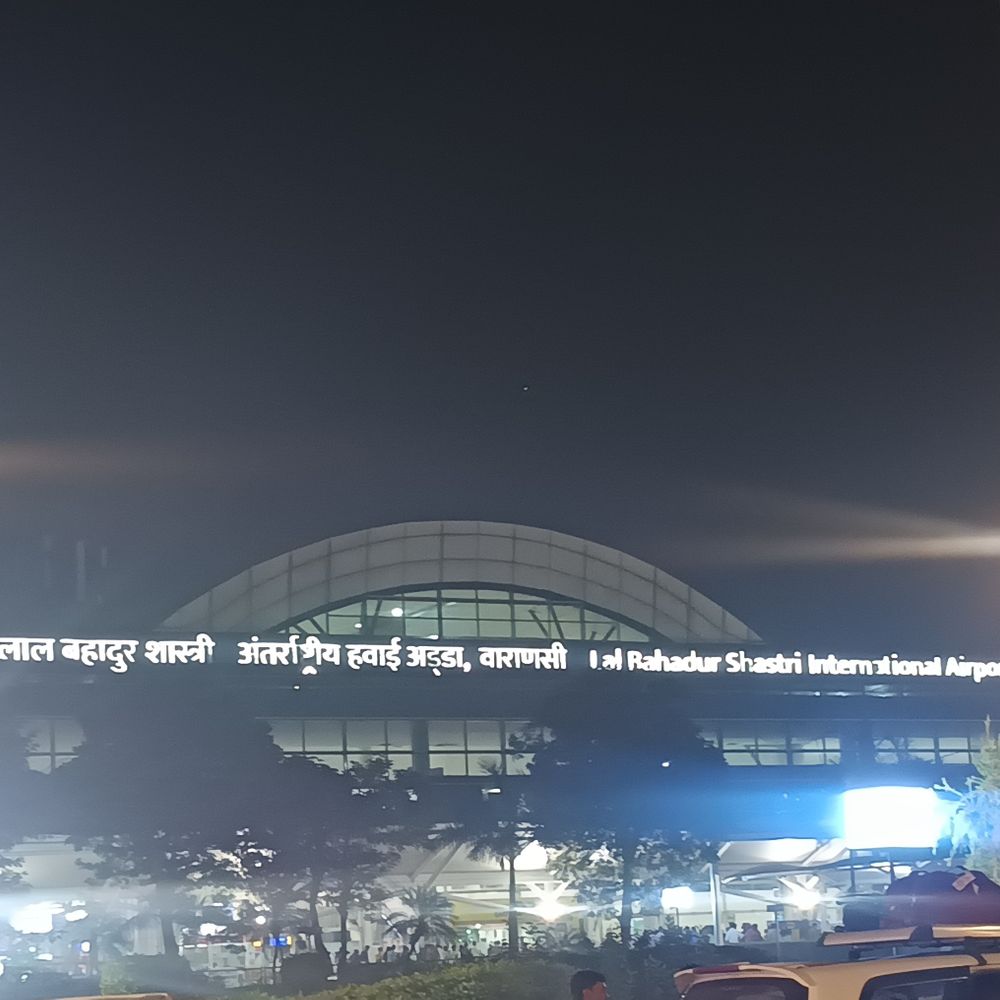 नवी मुंबई-वाराणसी के बीच नई विमान सेवा शुरू:अकासा एयर ने रविवार से शुरू की दूसरी दैनिक उड़ान