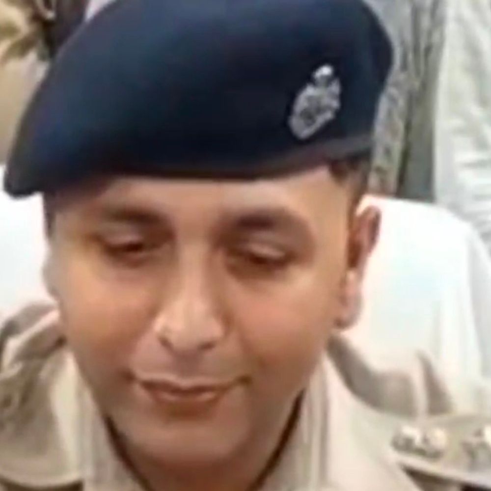 रायबरेली एसपी ने 5 निरीक्षक, 1 उपनिरीक्षक का किया ट्रांसफर:पुलिसिंग व्यवस्था मजबूत करने के लिए देर रात जारी हुए आदेश