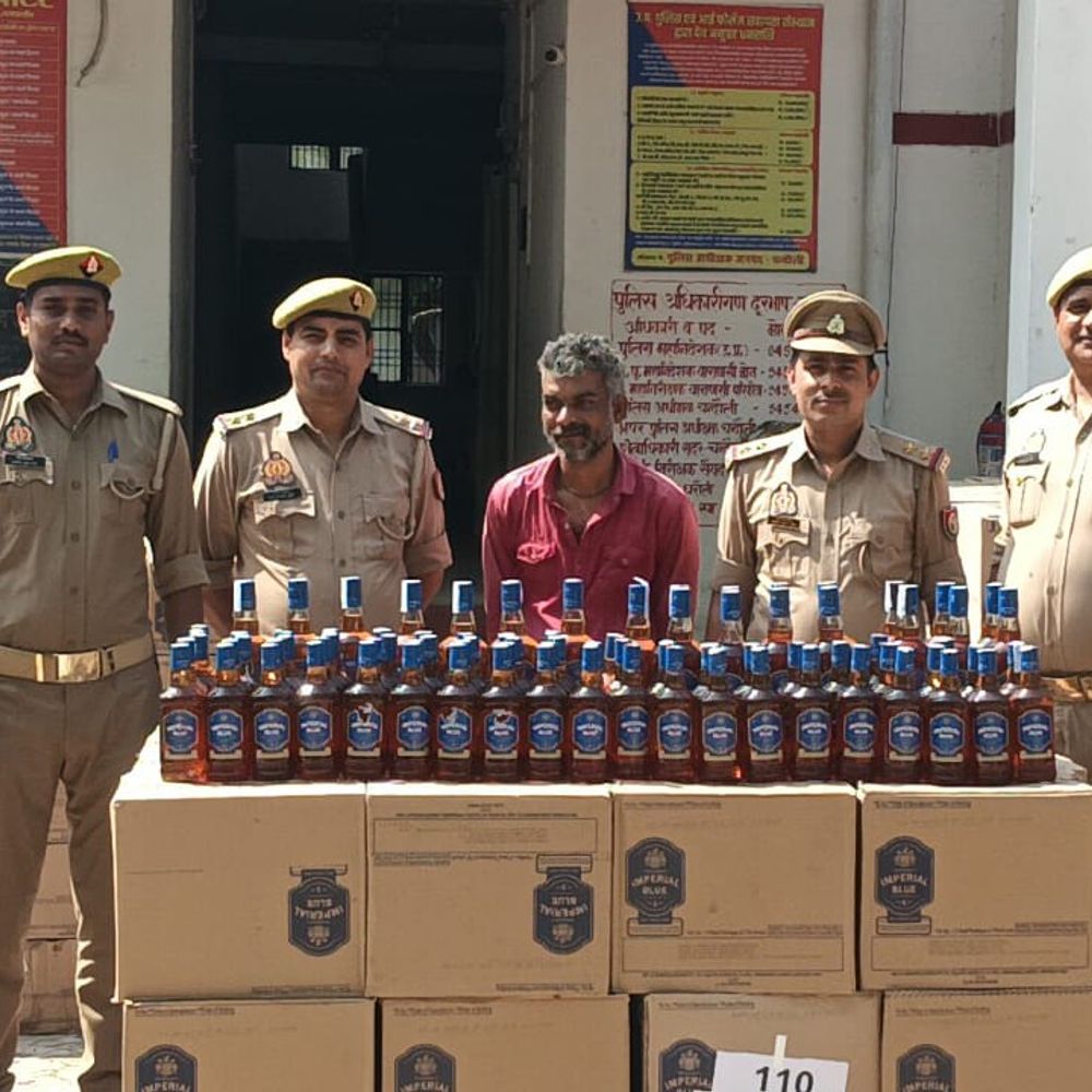 चंदौली पुलिस ने पकड़ी 70 लाख की अवैध शराब:प्याज लदे ट्रक से एक तस्कर गिरफ्तार, गिरोह के लोगों की तलाश जारी