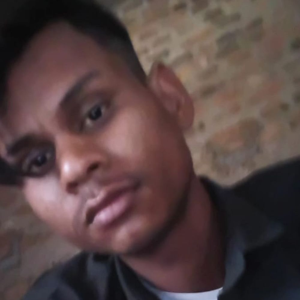 बांदा में फंदे पर लटका मिला युवक:परिजनों ने जताई हत्या की आशंका, पीएम रिपोर्ट से होगा खुलासा