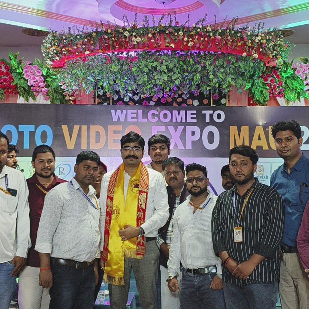 मऊ में वीडियो-फोटो एक्सपो का आयोजन:एडीएम ने किया निरीक्षण, गैर जनपदों से भी पहुंचे लोग