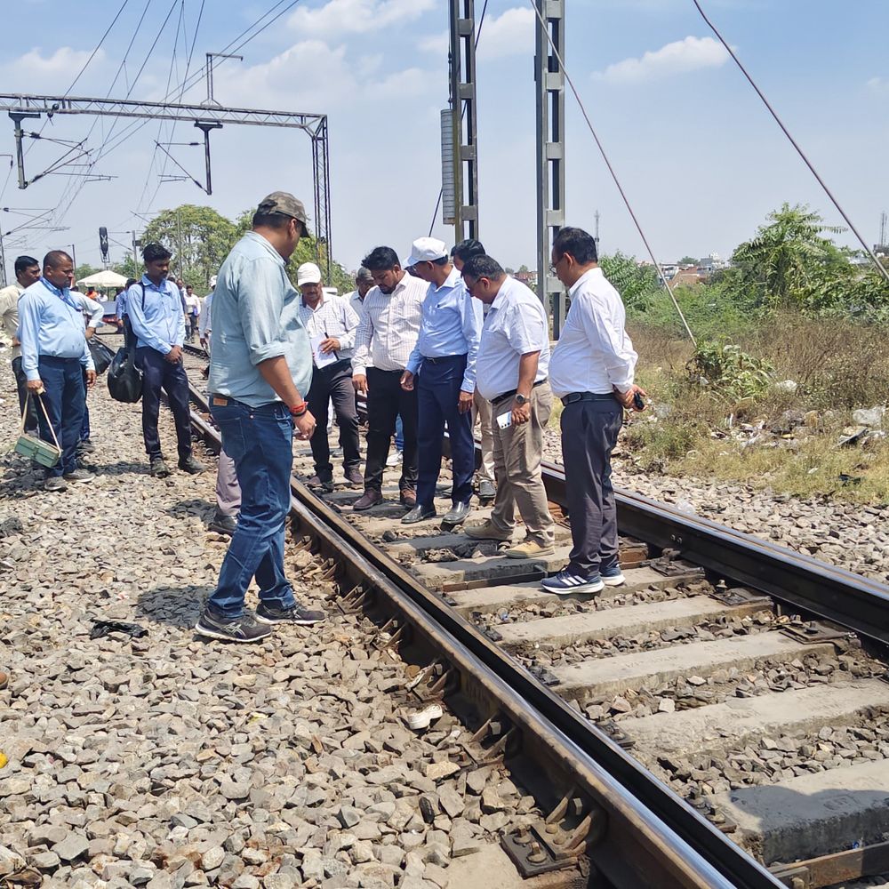 लखनऊ-कानपुर रेलखंड पर 42 दिन का मेगा ब्लॉक होगा:उन्नाव में गंगापुल पर हाई बीम स्लीपर बदले जाएंगे, ट्रैक मरम्मत भी होगी