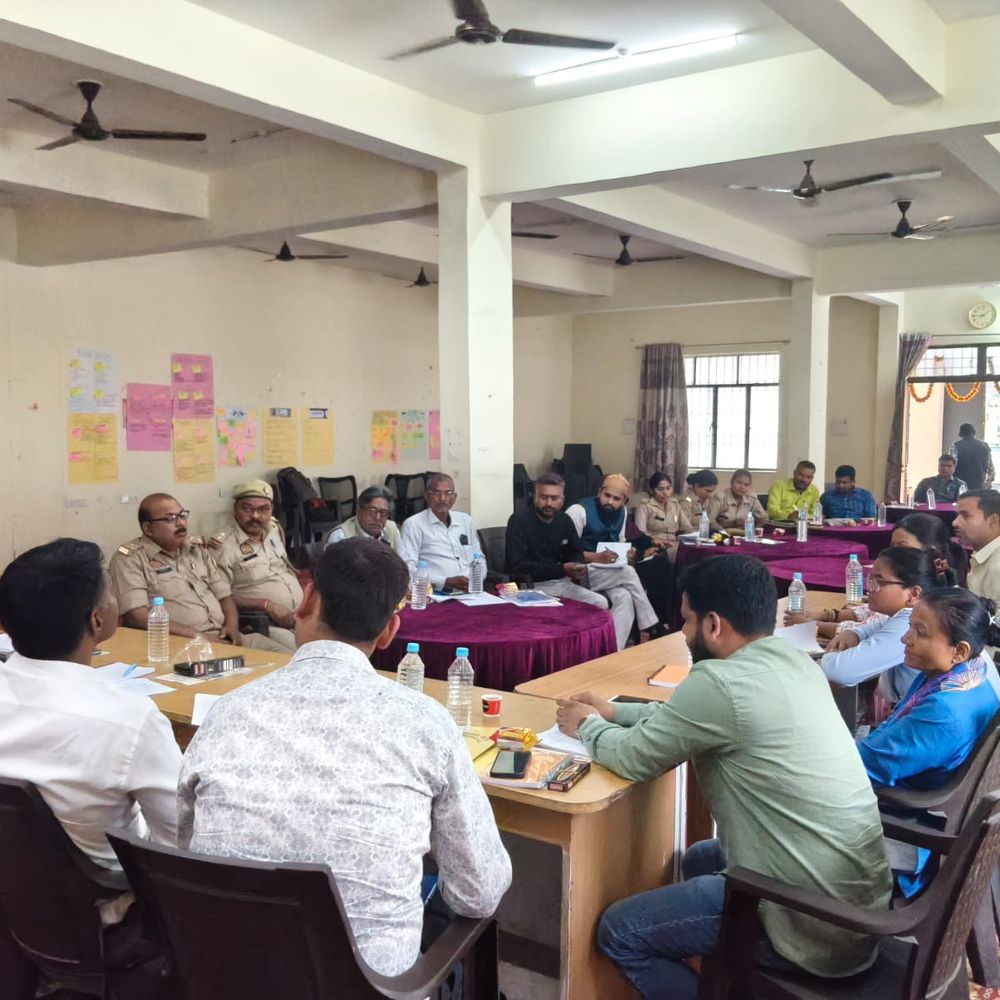 भारत-नेपाल सीमा पर बाल तस्करी रोकने को लेकर बैठक:बॉर्डर क्षेत्र में समन्वय और सतर्कता बढ़ाने पर जोर, कई हितधारक हुए शामिल