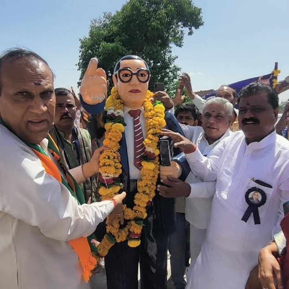 ललितपुर में डॉ. अंबेडकर की प्रतिमा का अनावरण:बाबा साहब की प्रतिमा अनावरण होने से जागरूकता, एकता और समरसता को मजबूत करेगा