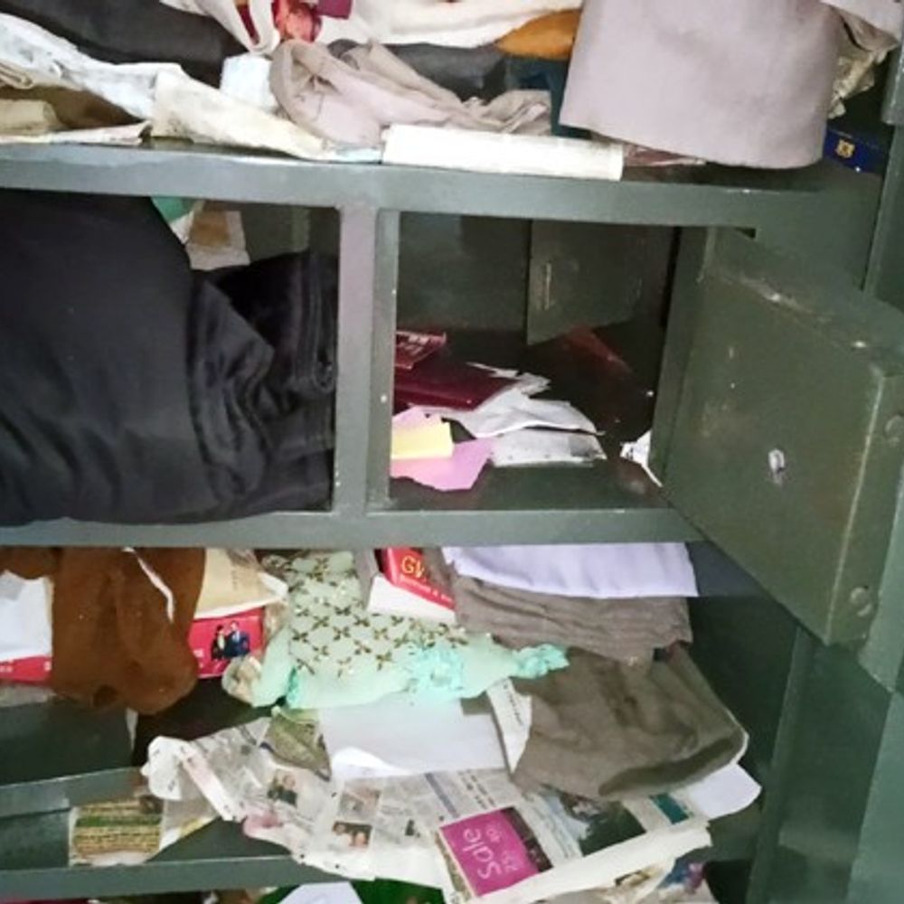 रावतपुर में बंद घर से 30 लाख के जेवर चोरी:कानपुर का परिवार लखनऊ में गया था, वापस आए तो ताला टूटा मिला