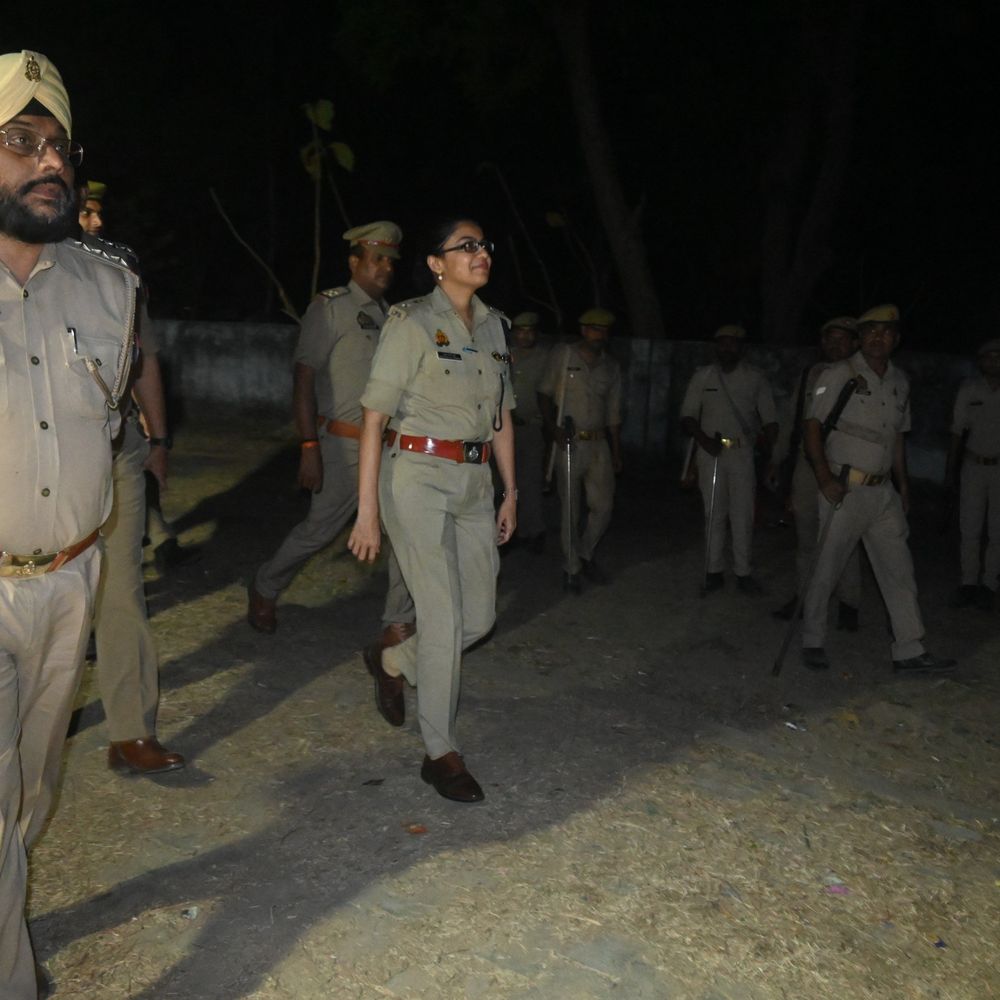 एसपी ने संभाली कमान, चलाया चेकिंग अभियान:बाजारों में सुरक्षा जांची, पुलिस को दिए सतर्कता के निर्देश