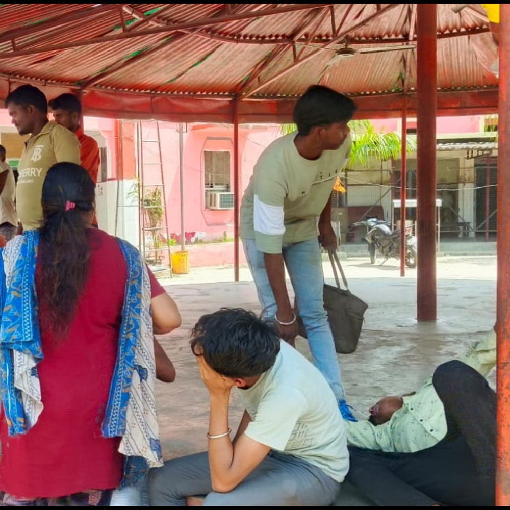 रायबरेली में निर्माणाधीन भवन में मजदूर की मौत:काम करते समय 11 केवी लाइन की चपेट में आया, परिवार के सदस्यों को गहरा सदमा लगा