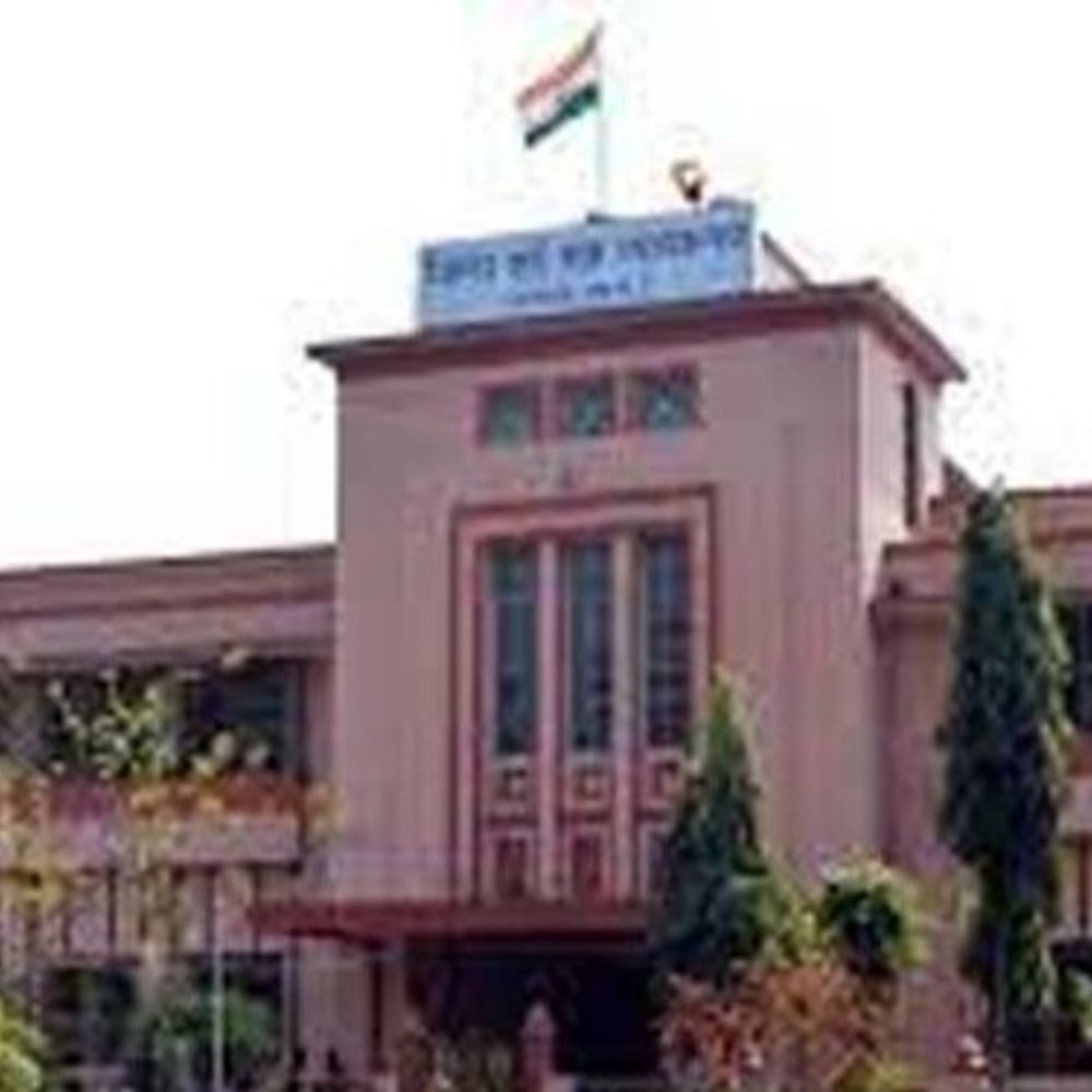 रायगढ़ में कुल्हाड़ी से हमला कर ड्राइवर की हत्या:उधार के पैसे मांगे जाने पर विवाद; आरोपी-हेल्पर को कोर्ट ने सुनाई अजीवन कारावास की सजा