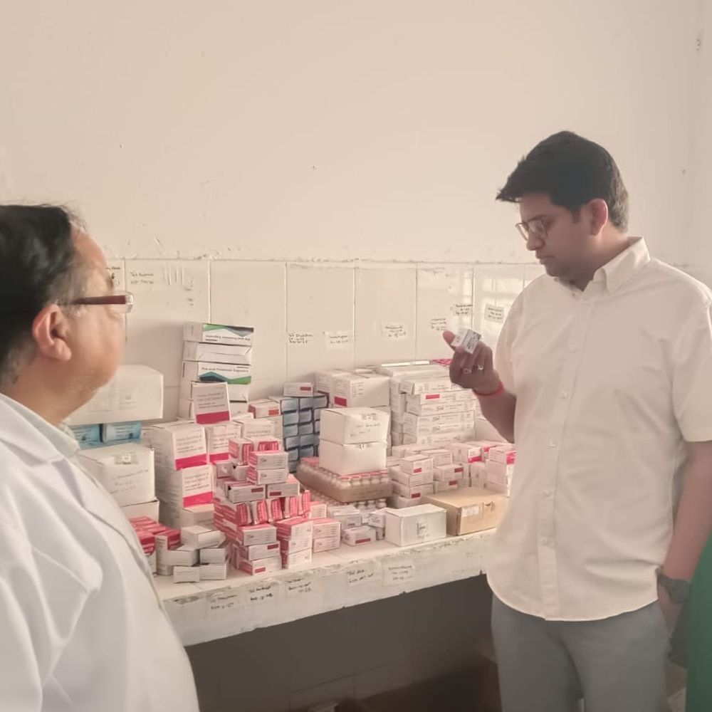 सिद्धार्थनगर में आरोग्य मेले में लापरवाही उजागर:डीएम ने निरीक्षण कर जताई नाराजगी, कार्रवाई के दिए निर्देश