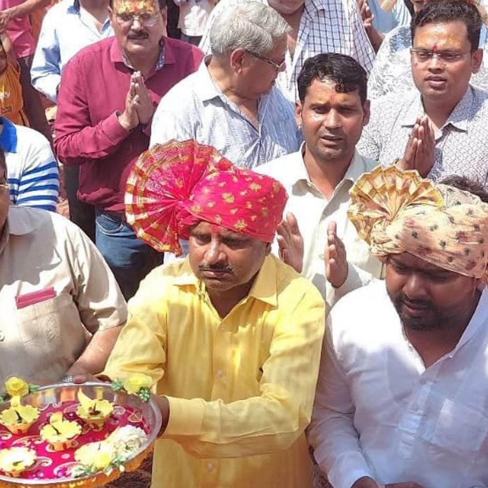 बलरामपुर में मेहंदीपुर बालाजी महोत्सव शुरू:निशान-कलश शोभायात्रा के साथ हुआ शुभारंभ, 501 महिलाएं शामिल